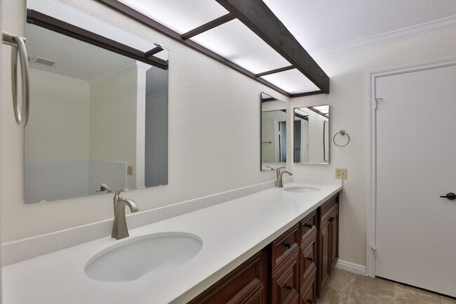 Building Photo - Spacious 3-Bedroom Scripps Ranch Home