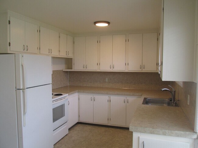 Building Photo - 2 Bedroom house in Burlington