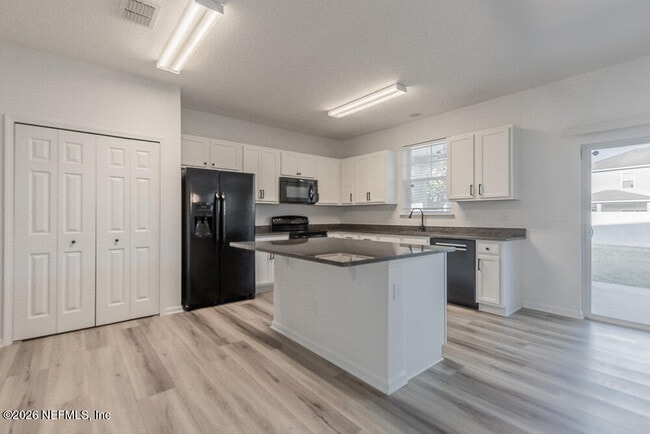 Building Photo - 12181 Hazelmoor Ct