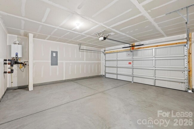 Building Photo - 544 Sand Dunes Dr