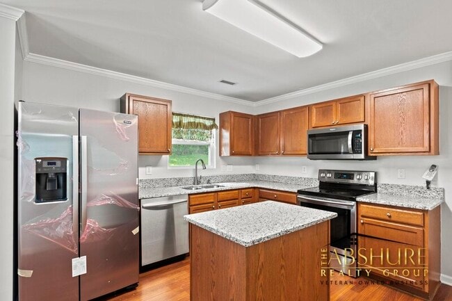 Building Photo - 3704 Hinton Grove Pl