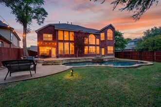 Building Photo - 8310 Sawgrass Ln