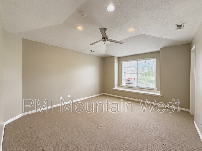 Building Photo - 948 Chelsea Ln