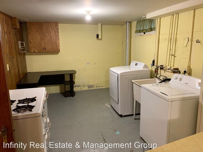 Building Photo - 3 br, 1.5 bath House - 1106 9th Ave SW