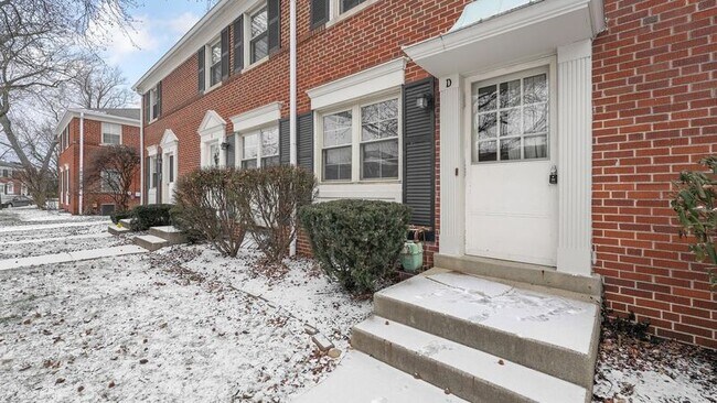 Building Photo - 1810 Northwest Ct