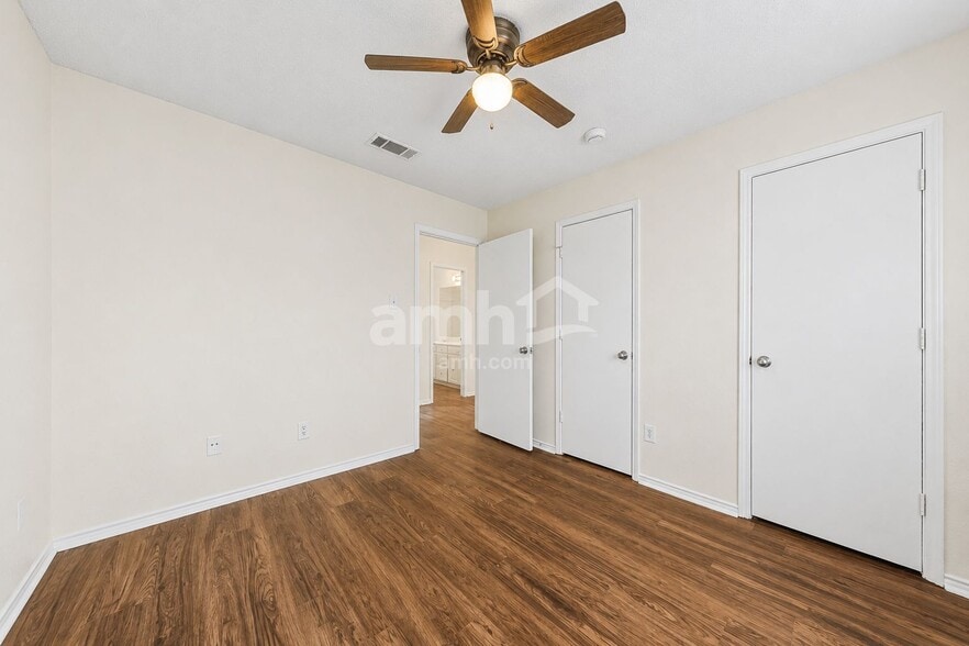 Building Photo - 12229 Rolling Ridge Dr