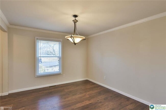 Building Photo - 2811 Kingsview Ave