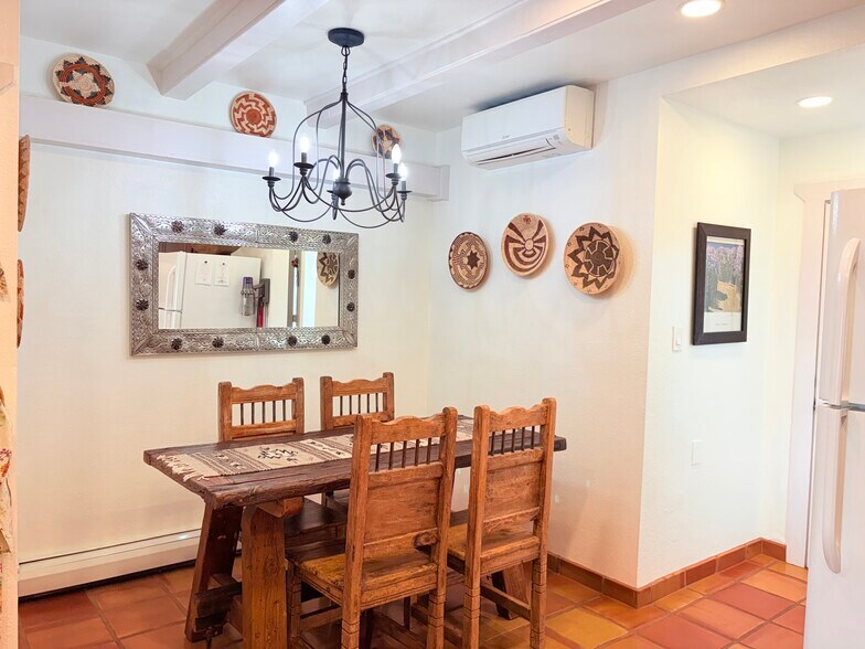 Building Photo - 1572 Avenida de Las Americas