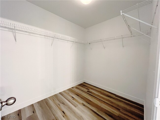 Building Photo - 8821 Steaming Thunder Ct