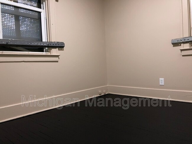 Building Photo - 14567 Mettetal St