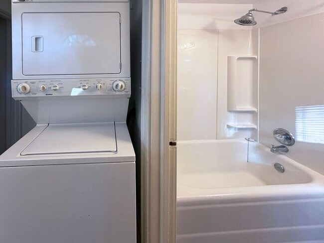 Building Photo - 3511 Willamette St