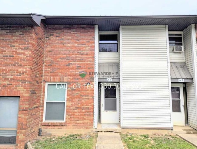 Building Photo - 310 Engadine Ct