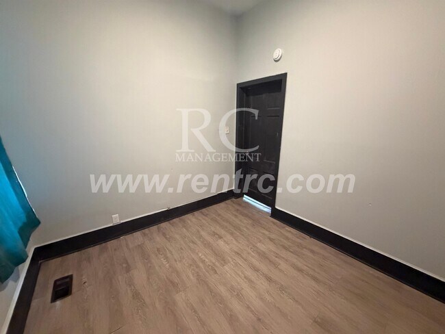 Building Photo - 612 Wayne-