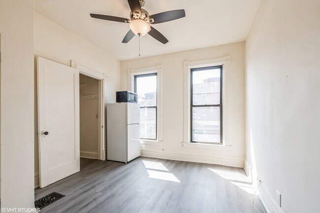 Building Photo - 414 S Maple Ave