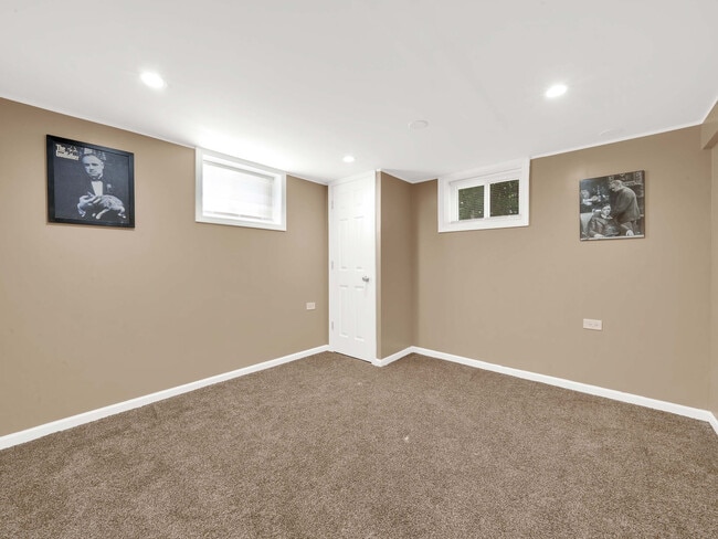 Building Photo - 1631 Clay Ct