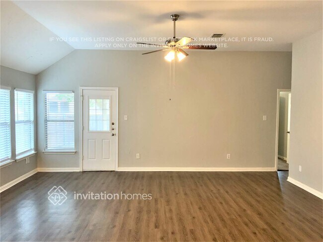 Building Photo - 917 Lake Worth Trl