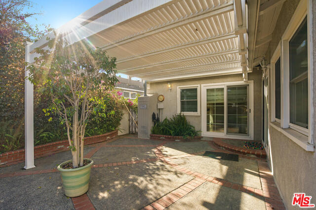 Building Photo - 7432 Westlawn Ave