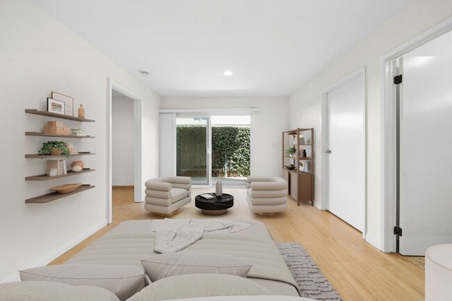 Building Photo - 221 Cabrillo St