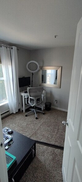 Building Photo - 530 Melrose Ave E