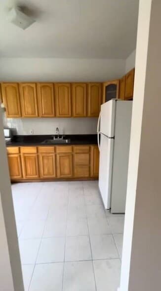 Building Photo - 1959 Fowler Ave