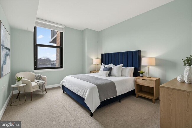 Building Photo - 2451 Midtown Ave