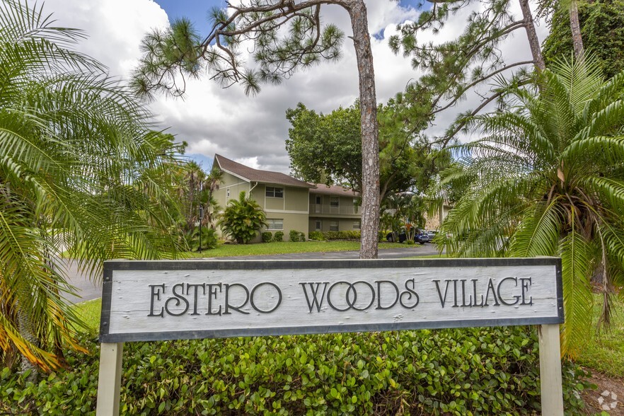 Primary Photo - Estero Woods Village