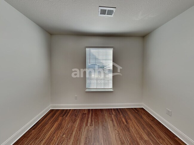 Building Photo - 1078 Castor Dr