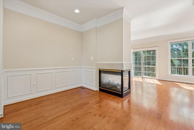 Building Photo - 11465 Log Ridge Dr