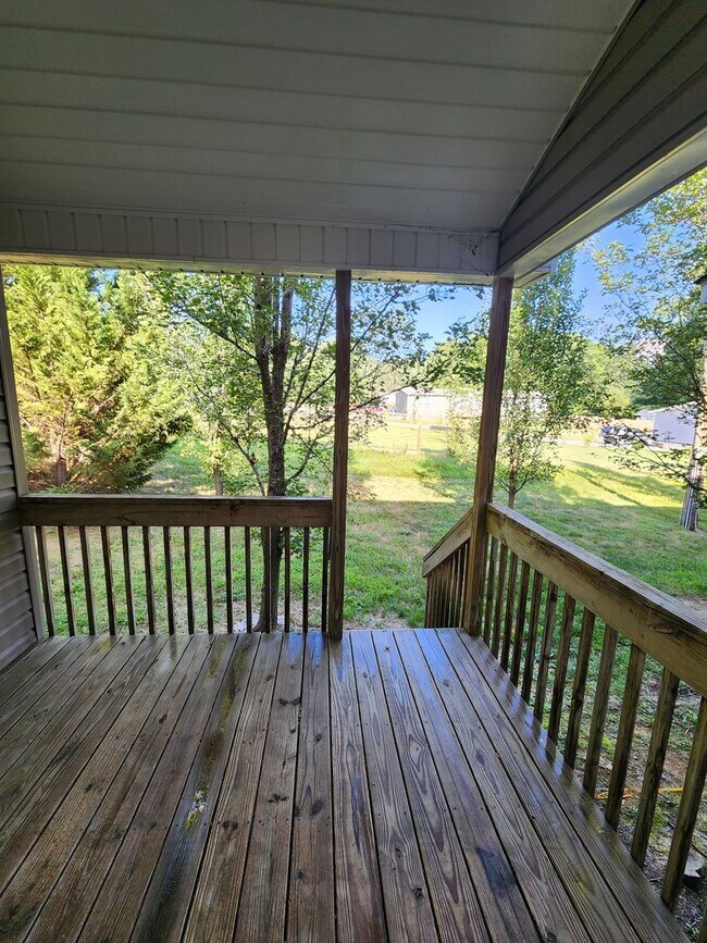 Building Photo - Townhouse Rental-Fletcher, NC