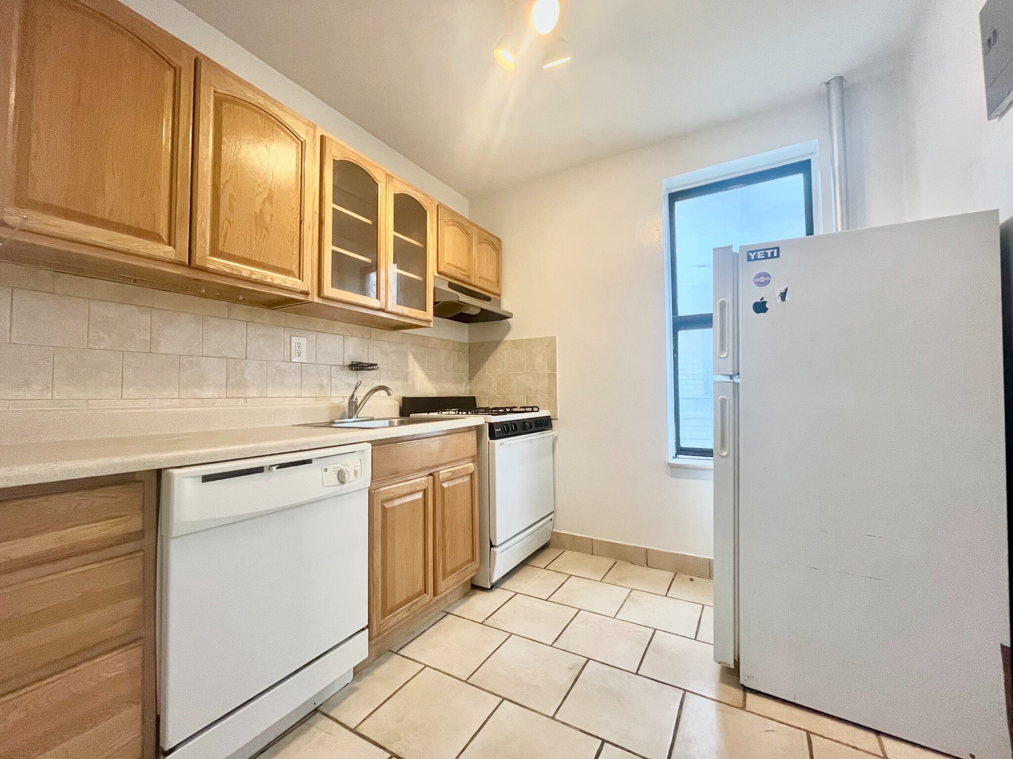 Building Photo - 610 W 150th St