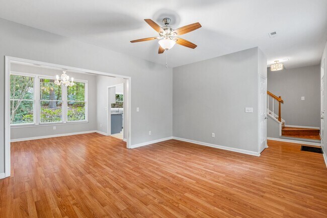 Building Photo - 37 Park Village Ln
