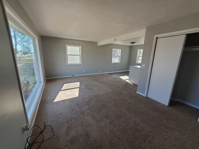 Building Photo - SL KSR1012