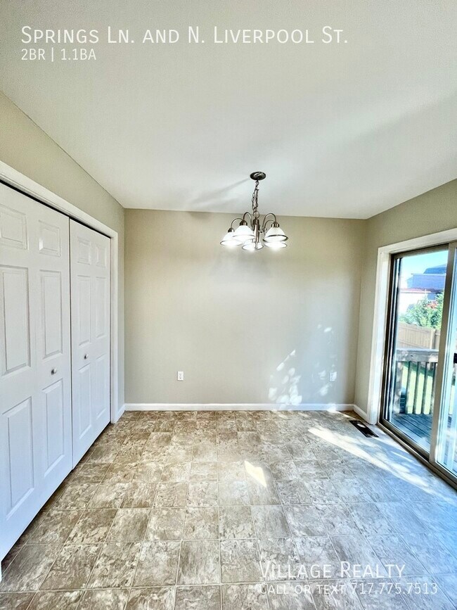 Building Photo - 155 Springs Ln