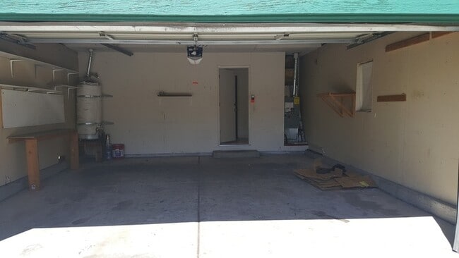 Building Photo - Sparks 3 bed 2 bath 2 car garage home located near The Marina For Rent