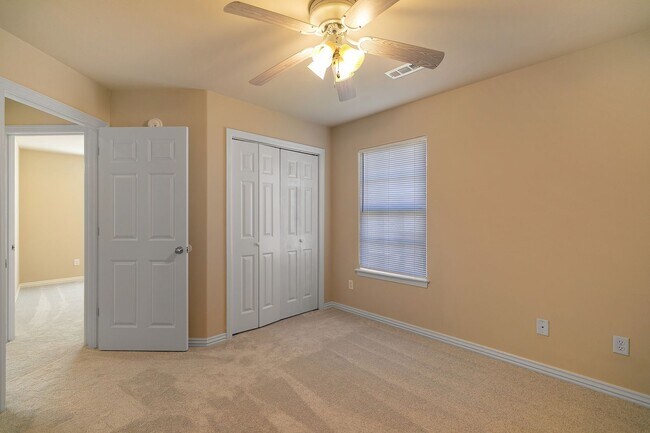 Building Photo - Cute 4 Bed 2 Bath Home in Bentonville School District