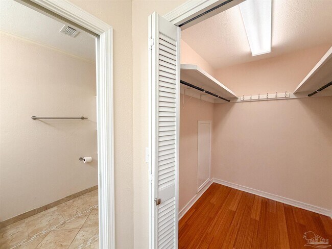 Building Photo - 3915 Potosi Rd