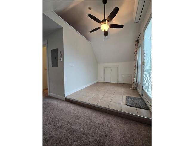 Building Photo - 1712 W 31st St