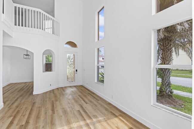 Building Photo - 5556 Spanish River Rd