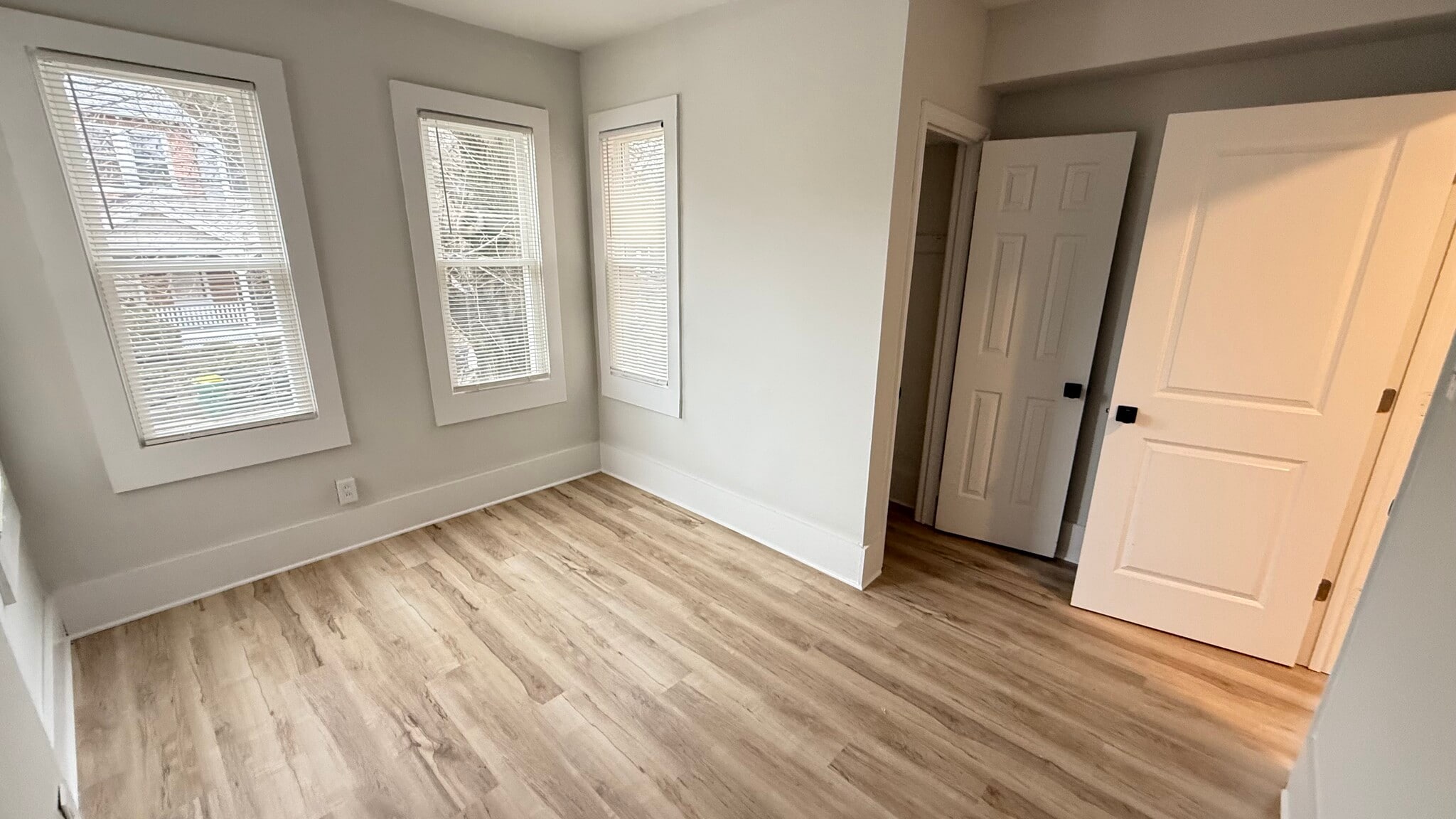 Building Photo - 1024 W 8th St