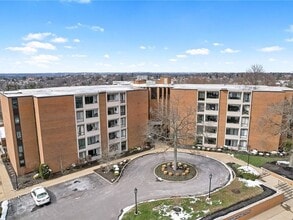 Building Photo - 900 Washington Rd