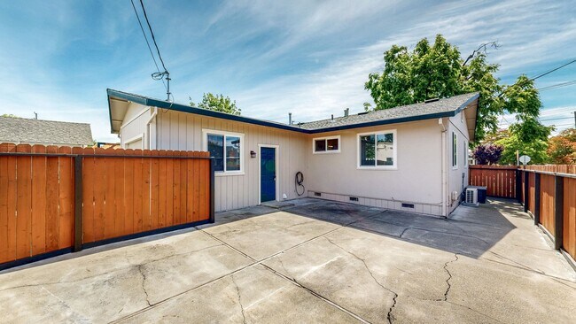 Building Photo - Bright Newly Refurbished Two Bedroom One Bath Single Family Home