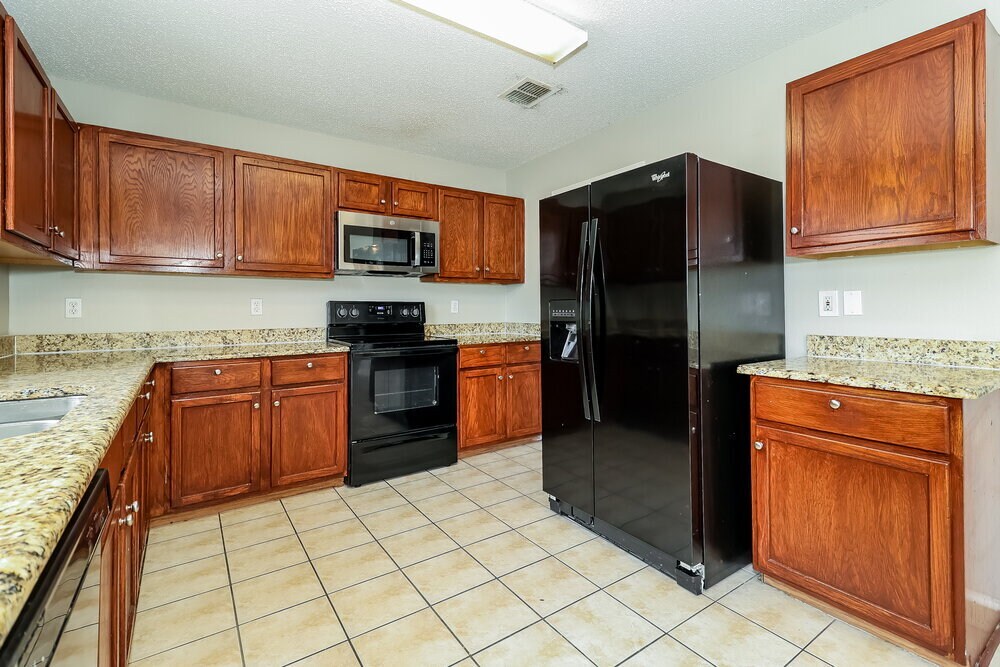 Building Photo - 8737 Hunters Point Way