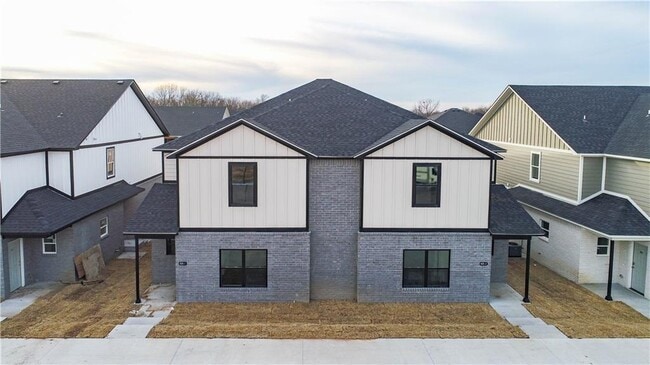 Building Photo - 825 S Rupple Rd