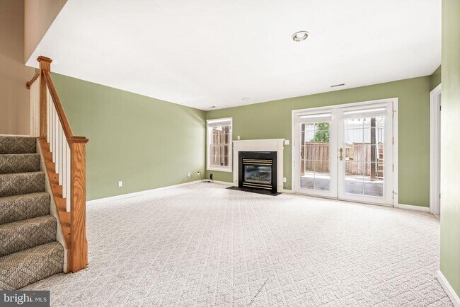 Building Photo - 4022 Dogberry Ln