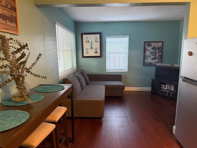 Building Photo - 1544 NW 4th Ave