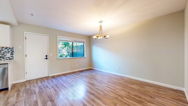Building Photo - PURE Property Management Presents: Beautiful 3 Bedroom/2 Bath in Santa Rosa!