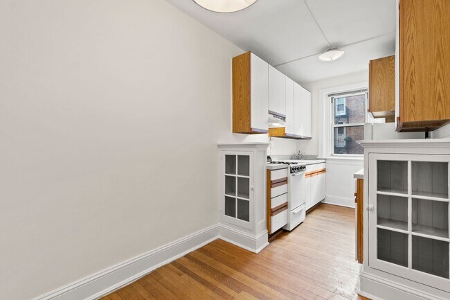 Building Photo - Adams Morgan Condo | Studio | 1 Bath | 300 Sf