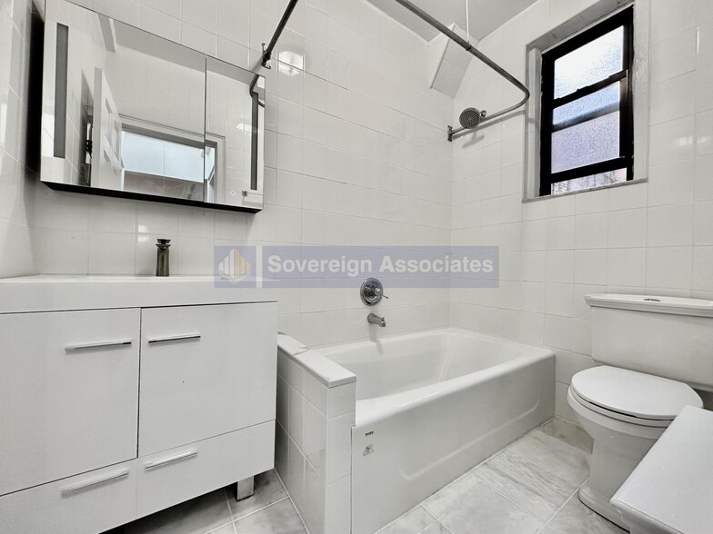 Building Photo - 308 W 104th St