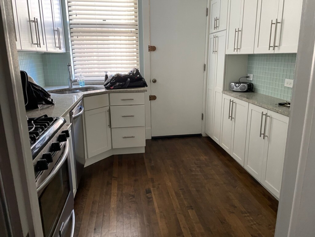 Building Photo - 3741 N Pine Grove Ave