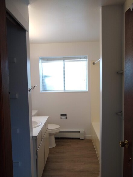 Building Photo - 1117 Cedar Ln